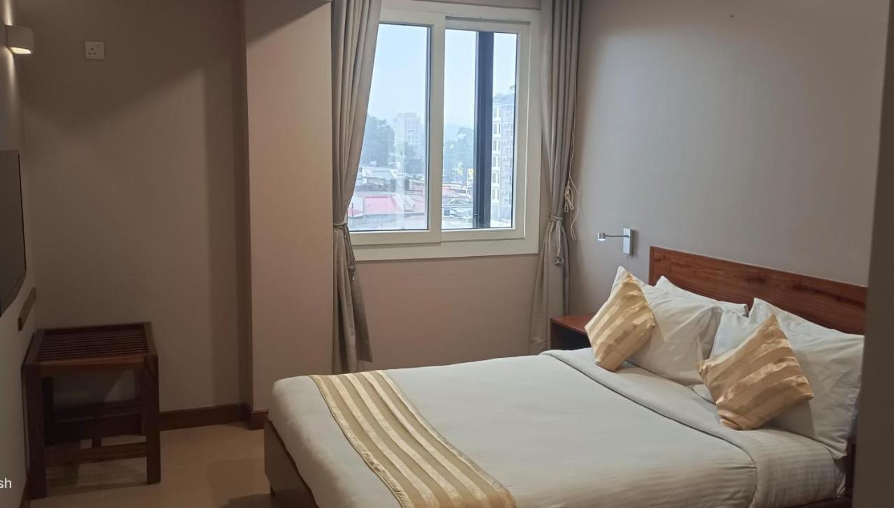 ארושה Venus Premier Hotel מראה חיצוני תמונה