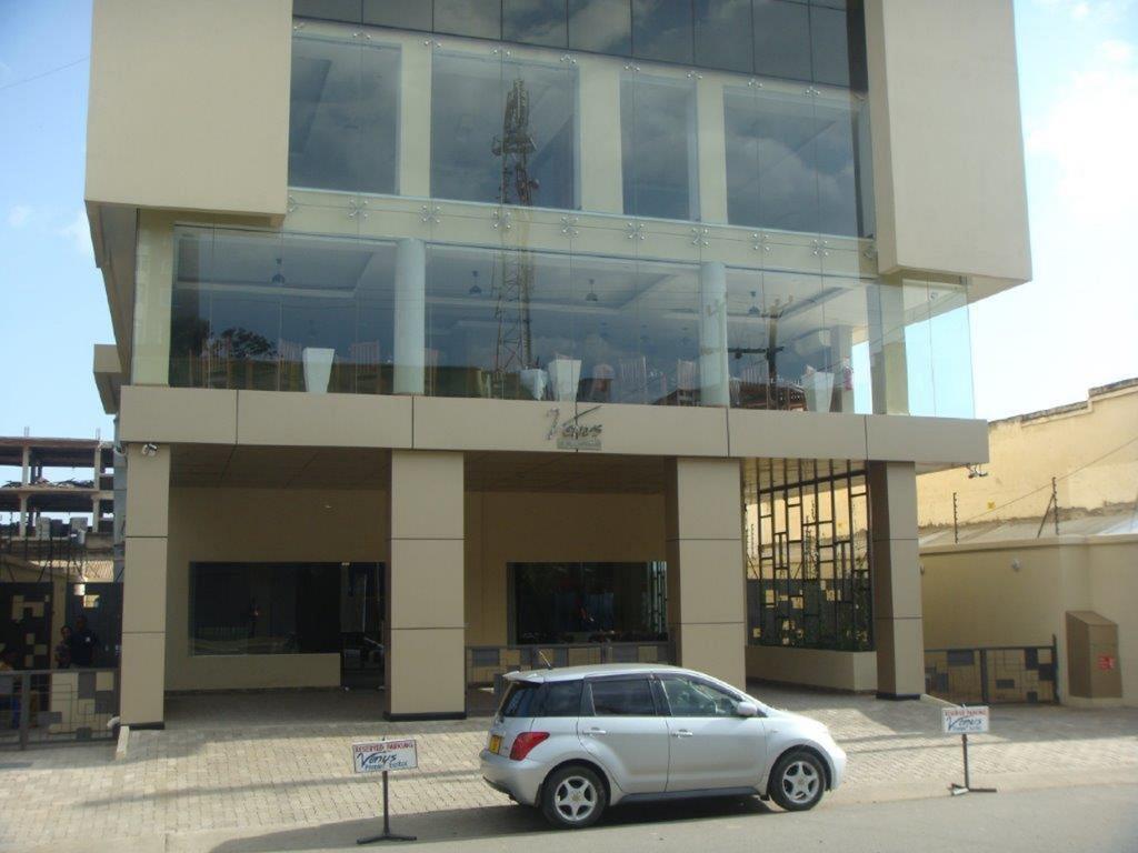 ארושה Venus Premier Hotel מראה חיצוני תמונה