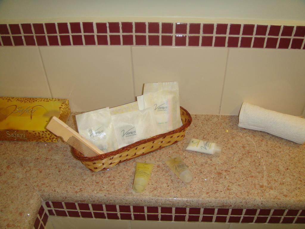 ארושה Venus Premier Hotel מראה חיצוני תמונה