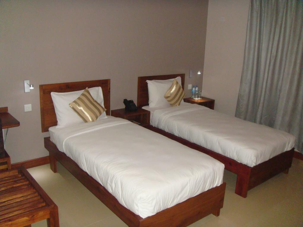 ארושה Venus Premier Hotel מראה חיצוני תמונה