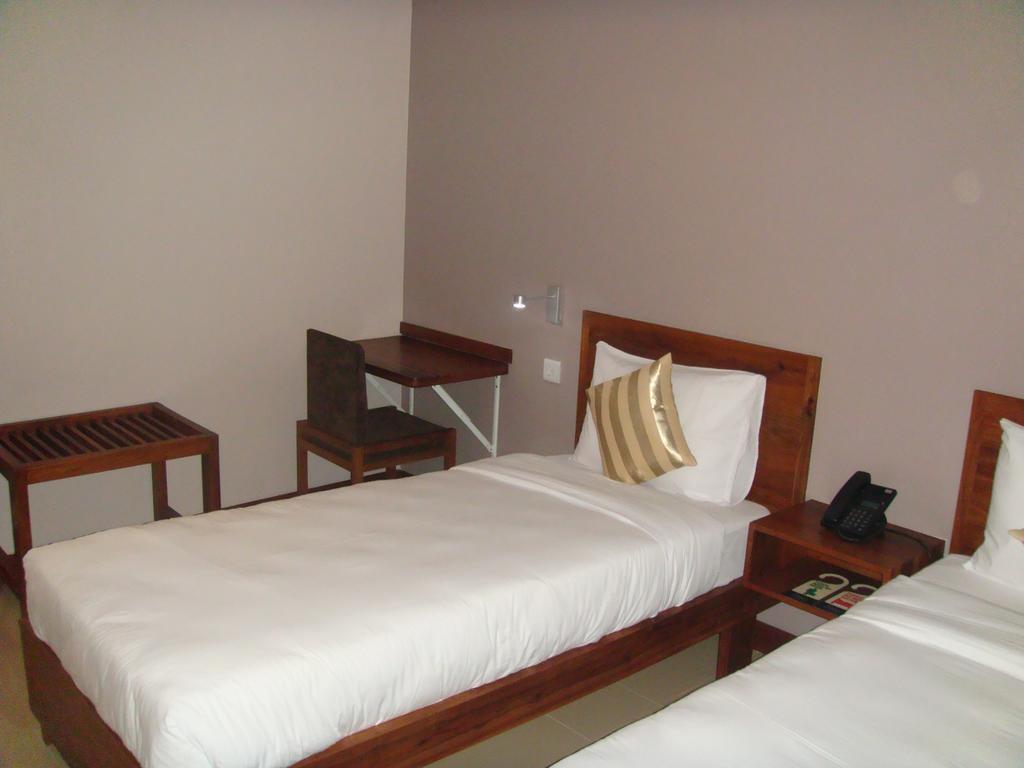 ארושה Venus Premier Hotel מראה חיצוני תמונה