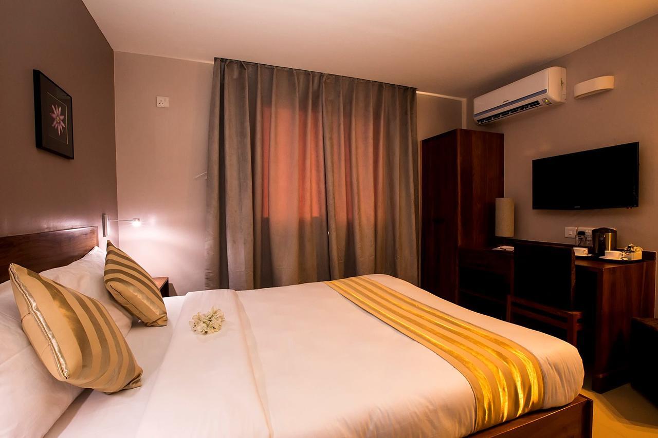 ארושה Venus Premier Hotel מראה חיצוני תמונה